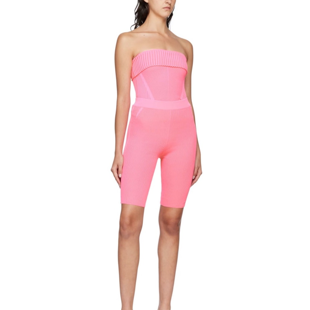 JACQUEMUS
Pink Le Papier 'Le Short Lucca' Shorts & Top